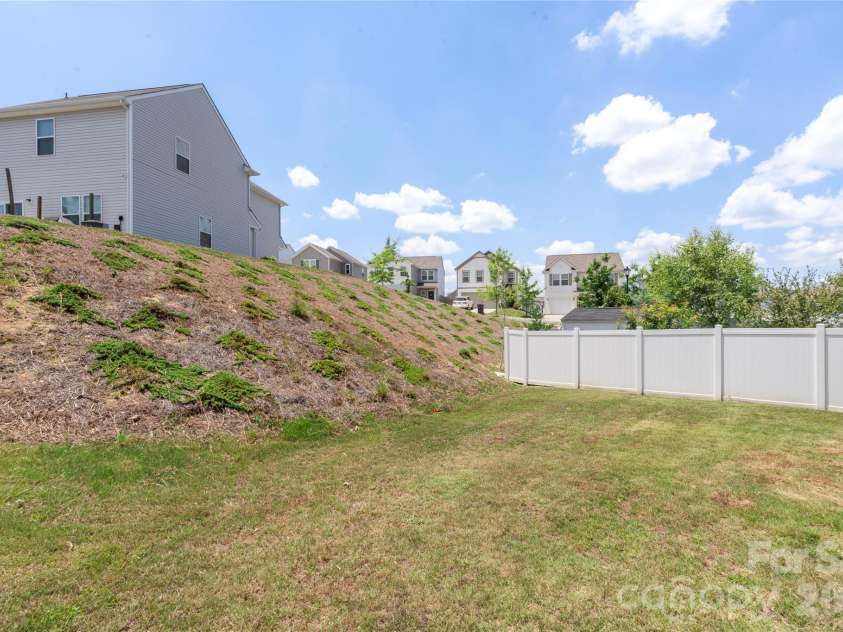 10131 Holly Park Drive, Charlotte, NC 28214.  MLS# CAR4390811, YatesRealty ID 33543. 