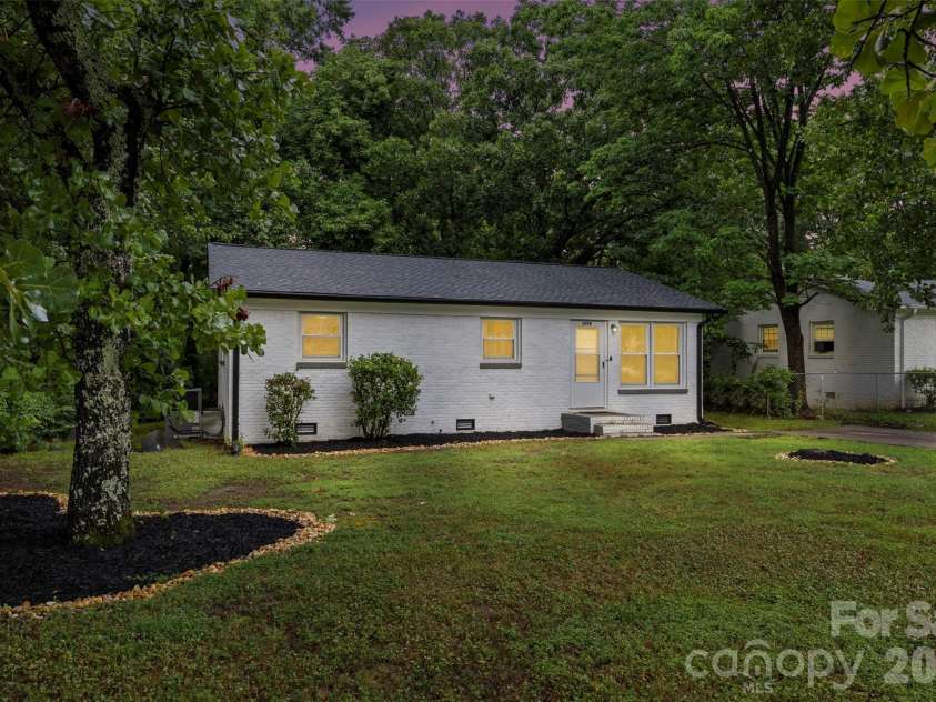1038 Jones Avenue Extension, Rock Hill, SC 29730.  MLS# CAR4395655, YatesRealty ID 33544. Front