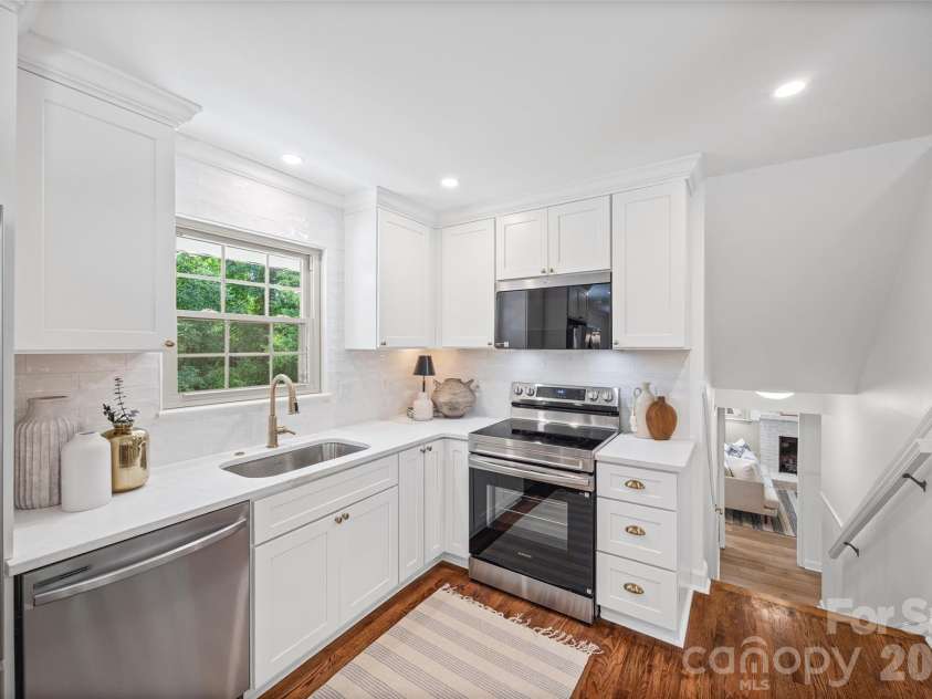 3130 Spring Valley Road, Charlotte, NC 28210.  MLS# CAR4394185, YatesRealty ID 33547. 