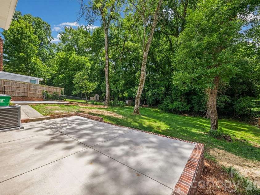 3130 Spring Valley Road, Charlotte, NC 28210.  MLS# CAR4394185, YatesRealty ID 33547. 