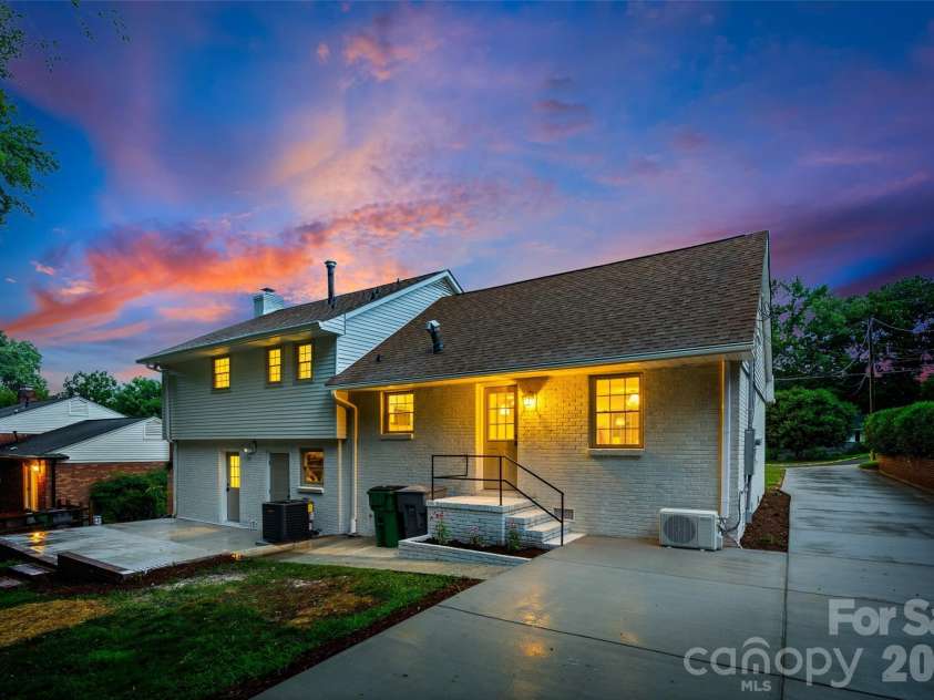 3130 Spring Valley Road, Charlotte, NC 28210.  MLS# CAR4394185, YatesRealty ID 33547. 