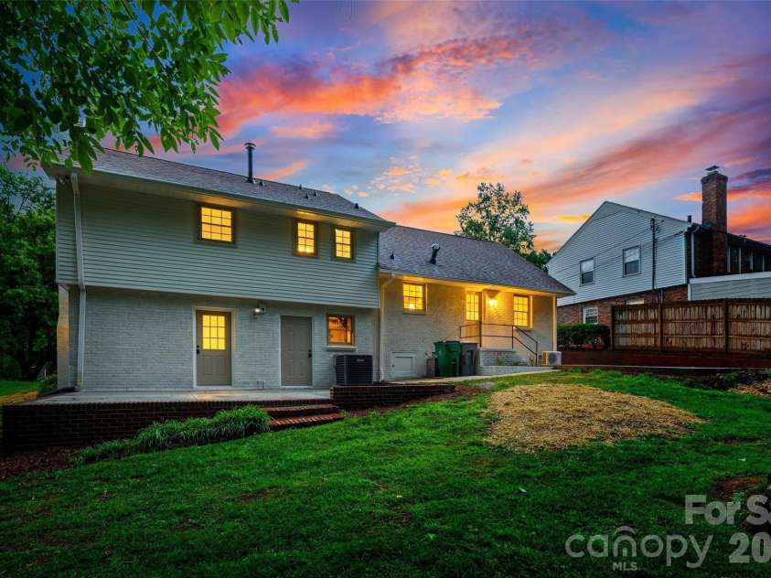 3130 Spring Valley Road, Charlotte, NC 28210.  MLS# CAR4394185, YatesRealty ID 33547. 