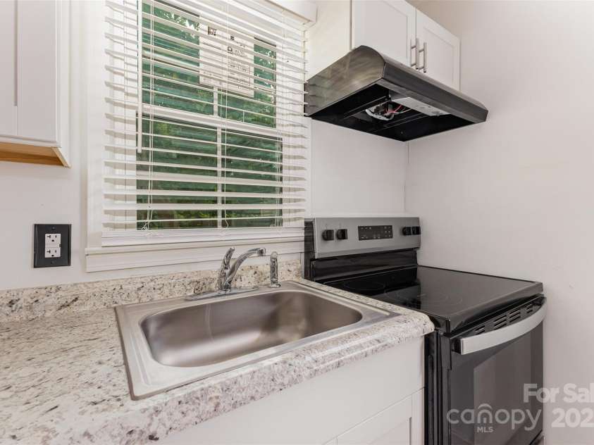 664 Simpson Street, Rock Hill, SC 29730.  MLS# CAR4285272, YatesRealty ID 33547. 