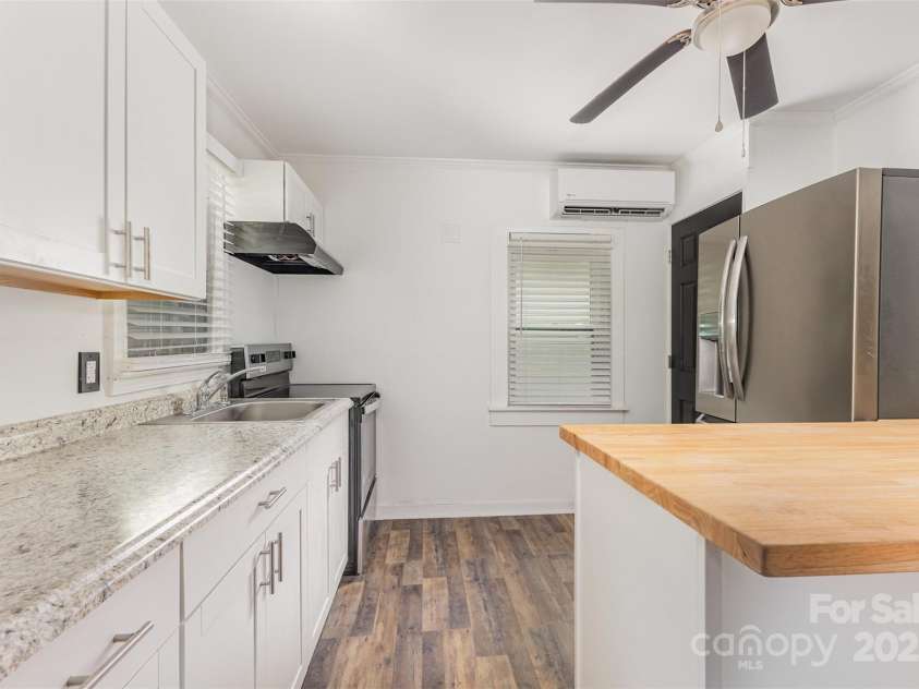 664 Simpson Street, Rock Hill, SC 29730.  MLS# CAR4285272, YatesRealty ID 33547. 