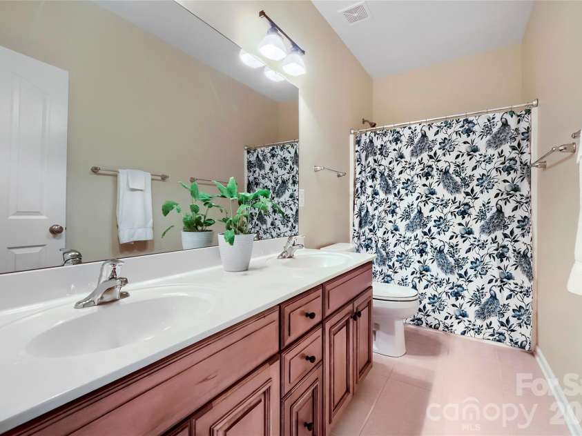653 Lorain Avenue, Concord, NC 28027.  MLS# CAR4395412, YatesRealty ID 33548. 