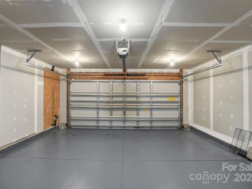 630 Springhouse Place, Clover, SC 29710.  MLS# CAR4278014, YatesRealty ID 3355. 2 Cars Garage