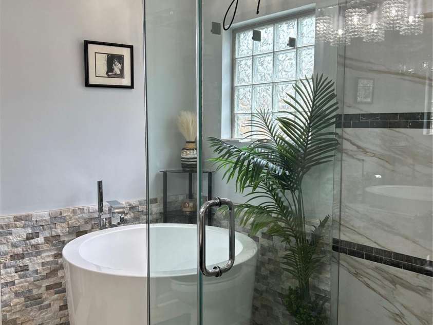 630 Springhouse Place, Clover, SC 29710.  MLS# CAR4278014, YatesRealty ID 3355. Separate Shower and Freestanding Bathtub