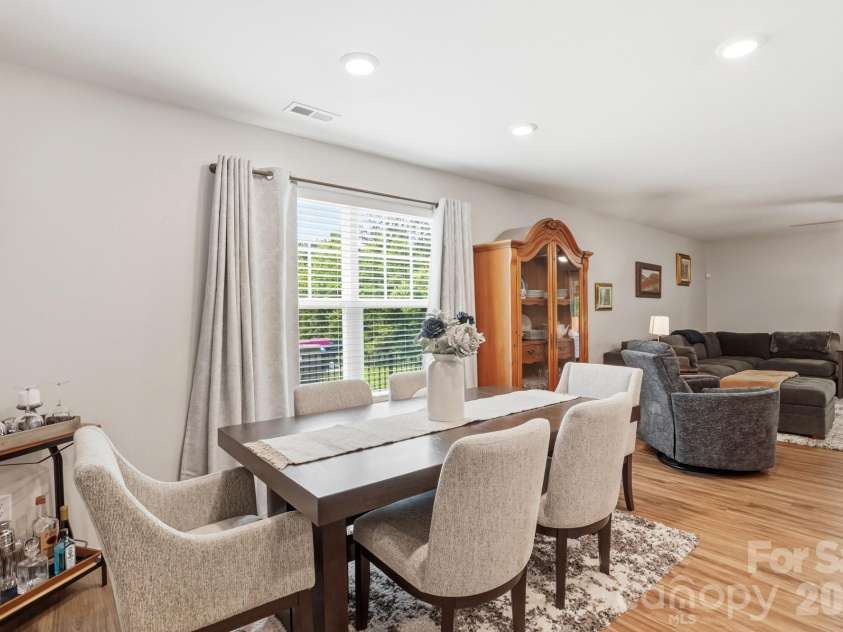 3140 Treyson Drive, Denver, NC 28037.  MLS# CAR4389998, YatesRealty ID 33550. 