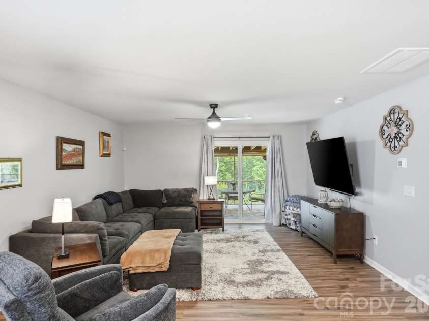 3140 Treyson Drive, Denver, NC 28037.  MLS# CAR4389998, YatesRealty ID 33550. 