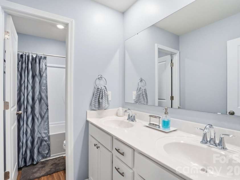 3140 Treyson Drive, Denver, NC 28037.  MLS# CAR4389998, YatesRealty ID 33550. 