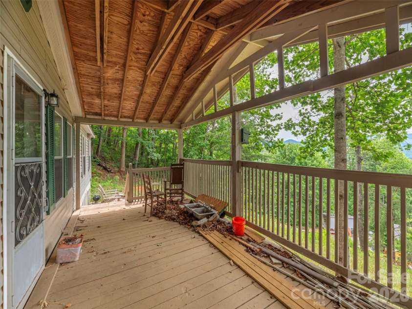 87 Holly Ridge Road, Candler, NC 28715.  MLS# CAR4397936, YatesRealty ID 33551. 