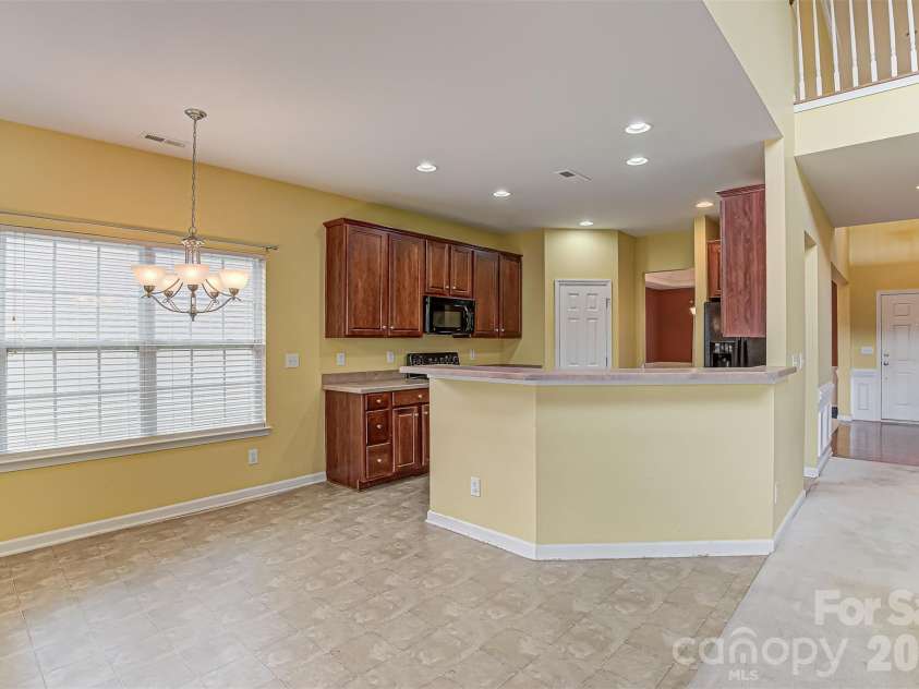 13183 Wilburn Park Lane, Indian Land, SC 29707.  MLS# CAR4392998, YatesRealty ID 33553. Breakfast area
