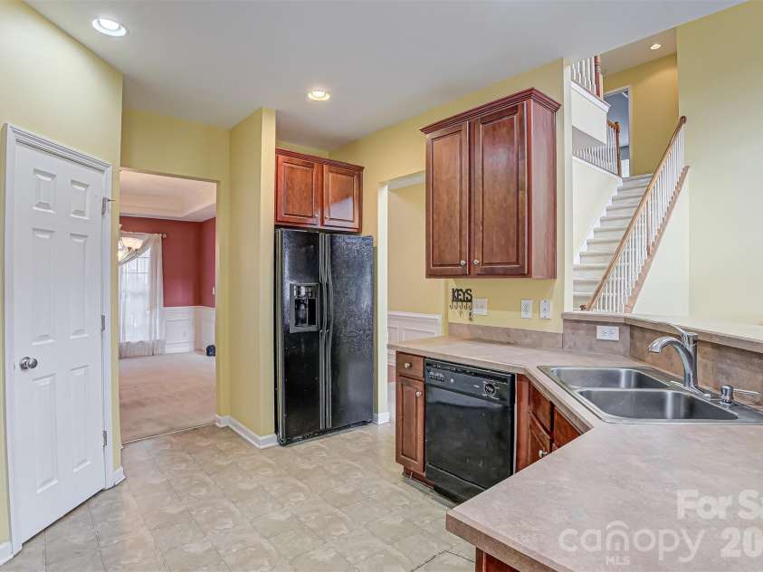 13183 Wilburn Park Lane, Indian Land, SC 29707.  MLS# CAR4392998, YatesRealty ID 33553. Kitchen