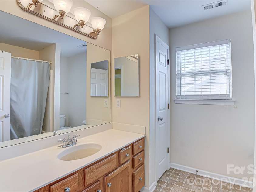 13183 Wilburn Park Lane, Indian Land, SC 29707.  MLS# CAR4392998, YatesRealty ID 33553. Secondary Bathroom
