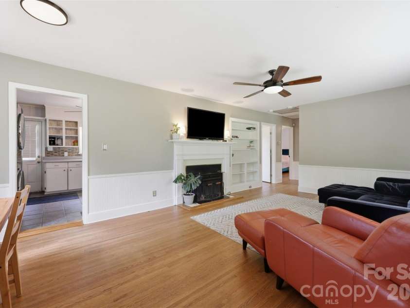 2736 Palm Avenue, Charlotte, NC 28205.  MLS# CAR4394524, YatesRealty ID 33554. 