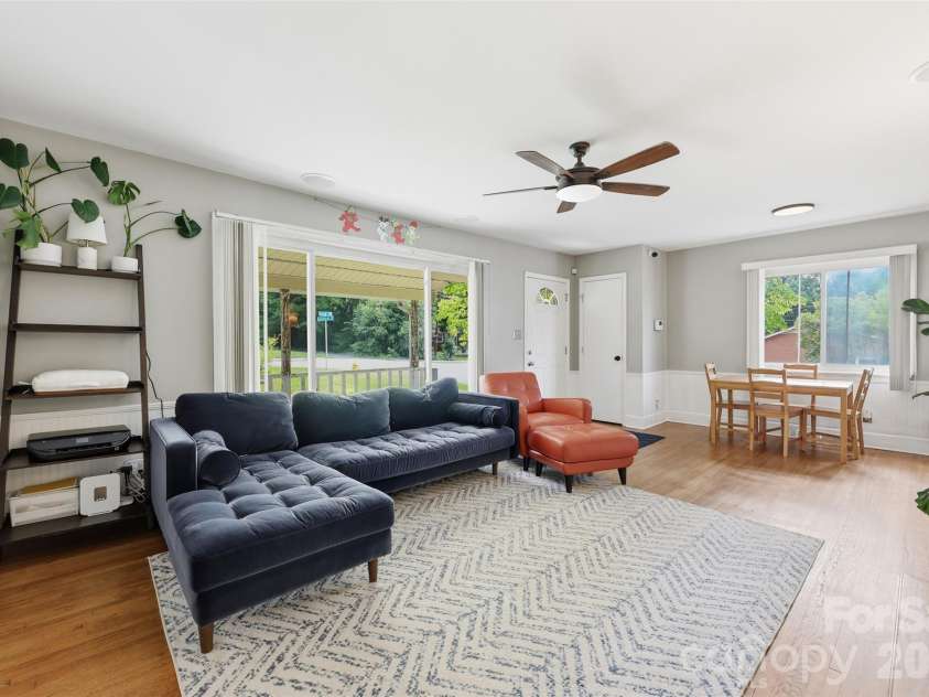 2736 Palm Avenue, Charlotte, NC 28205.  MLS# CAR4394524, YatesRealty ID 33554. 