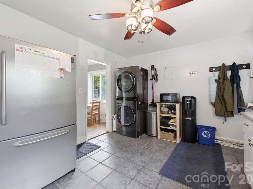 2736 Palm Avenue, Charlotte, NC 28205.  MLS# CAR4394524, YatesRealty ID 33554. 
