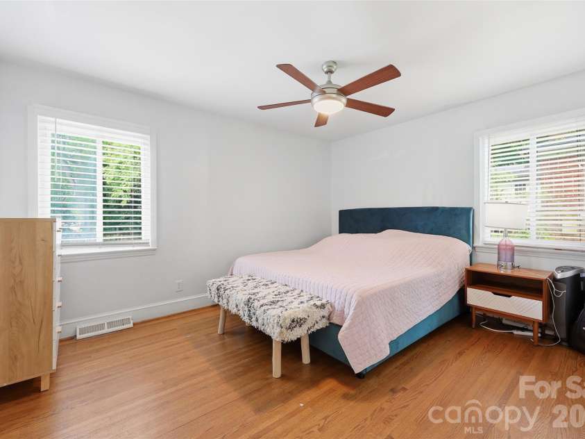 2736 Palm Avenue, Charlotte, NC 28205.  MLS# CAR4394524, YatesRealty ID 33554. 