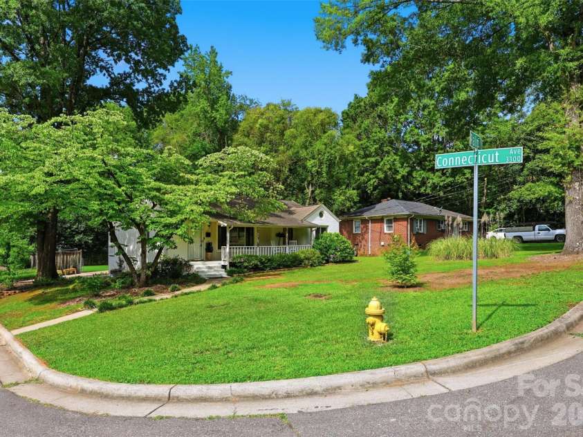 2736 Palm Avenue, Charlotte, NC 28205.  MLS# CAR4394524, YatesRealty ID 33554. 