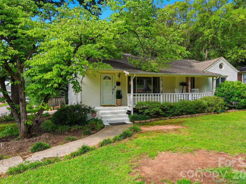 2736 Palm Avenue, Charlotte, NC 28205.  MLS# CAR4394524, YatesRealty ID 33554. 
