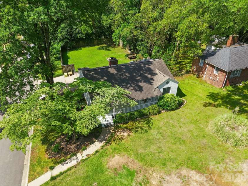 2736 Palm Avenue, Charlotte, NC 28205.  MLS# CAR4394524, YatesRealty ID 33554. 