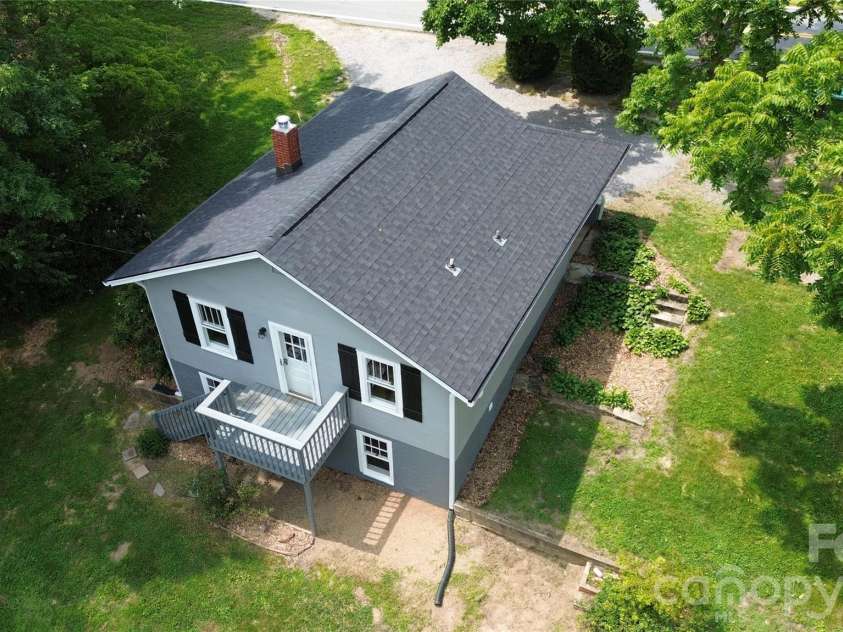 657 Old Fort Road, Fairview, NC 28730.  MLS# CAR4397979, YatesRealty ID 33555. 