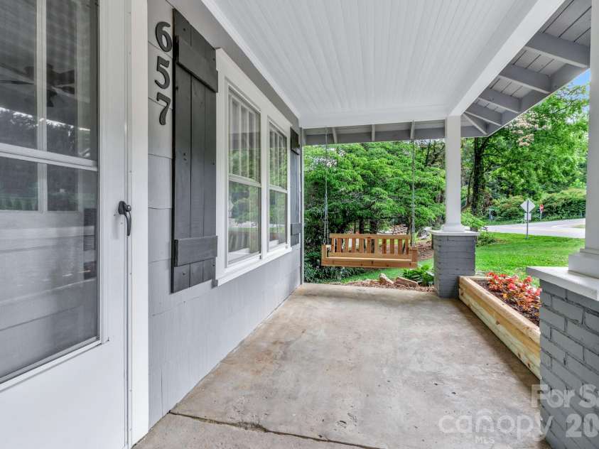 657 Old Fort Road, Fairview, NC 28730.  MLS# CAR4397979, YatesRealty ID 33555. 