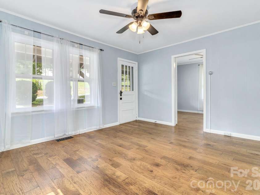 657 Old Fort Road, Fairview, NC 28730.  MLS# CAR4397979, YatesRealty ID 33555. 