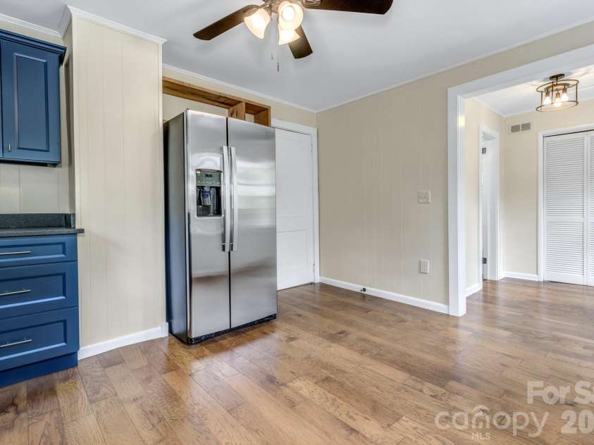 657 Old Fort Road, Fairview, NC 28730.  MLS# CAR4397979, YatesRealty ID 33555. 