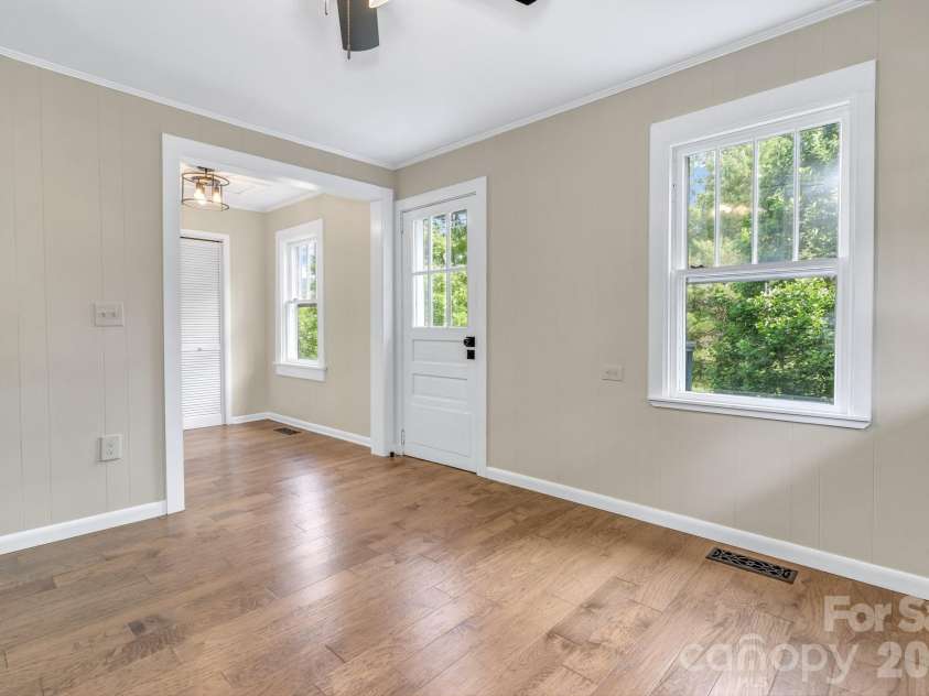 657 Old Fort Road, Fairview, NC 28730.  MLS# CAR4397979, YatesRealty ID 33555. 