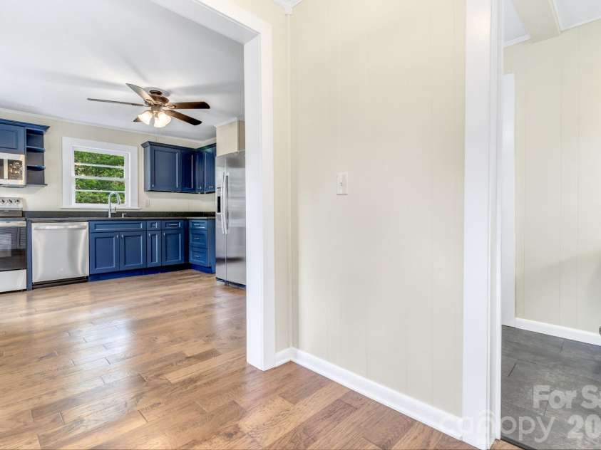 657 Old Fort Road, Fairview, NC 28730.  MLS# CAR4397979, YatesRealty ID 33555. 