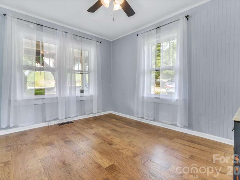 657 Old Fort Road, Fairview, NC 28730.  MLS# CAR4397979, YatesRealty ID 33555. 