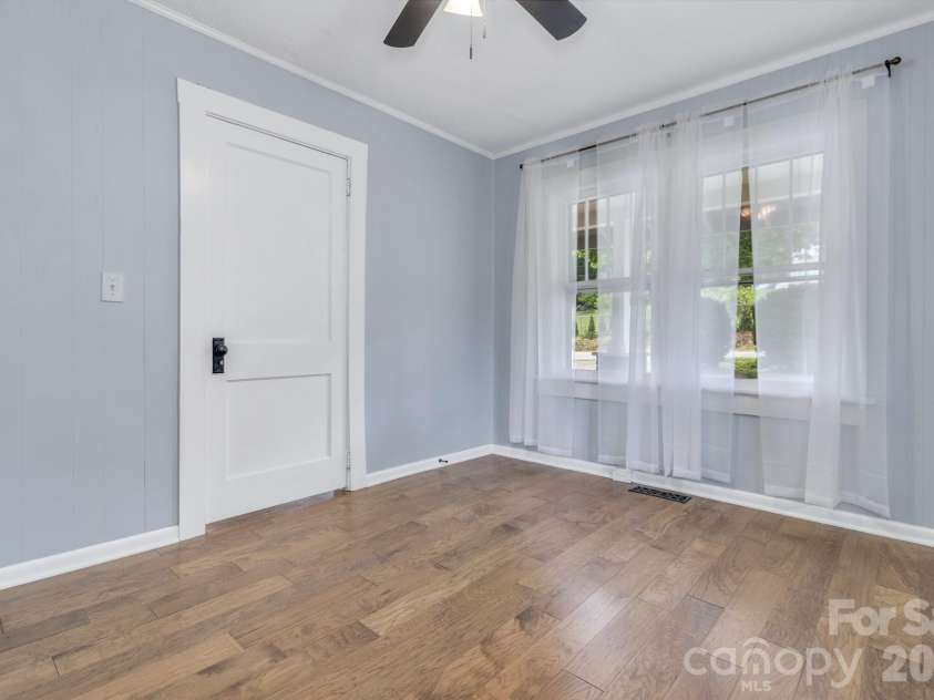 657 Old Fort Road, Fairview, NC 28730.  MLS# CAR4397979, YatesRealty ID 33555. 