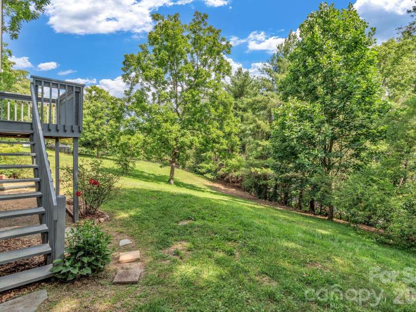 657 Old Fort Road, Fairview, NC 28730.  MLS# CAR4397979, YatesRealty ID 33555. 