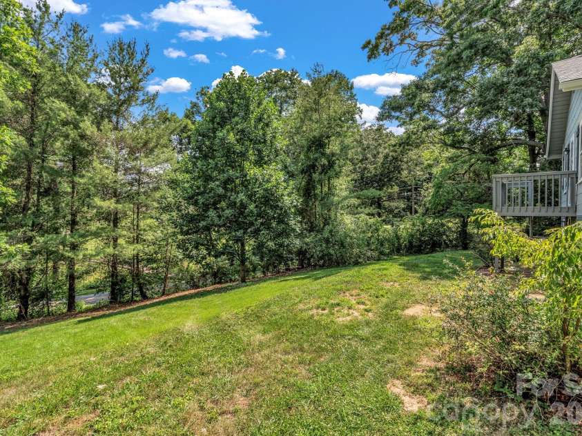 657 Old Fort Road, Fairview, NC 28730.  MLS# CAR4397979, YatesRealty ID 33555. 