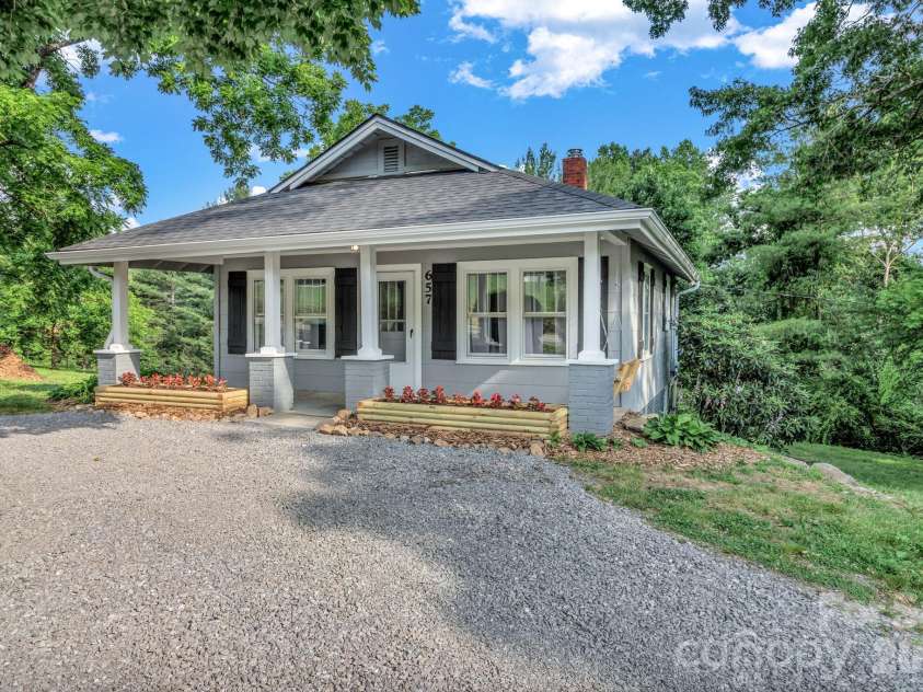 657 Old Fort Road, Fairview, NC 28730.  MLS# CAR4397979, YatesRealty ID 33555. 