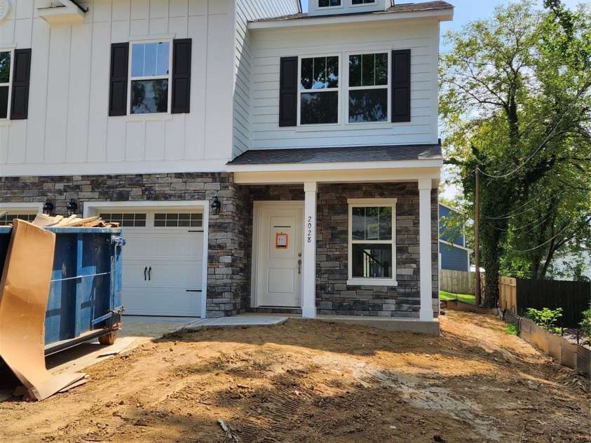 2032 Mandarin Boulevard, Charlotte, NC 28205.  MLS# CAR4294351, YatesRealty ID 33556. 