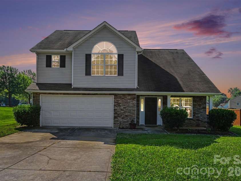 3014 Blueberry Drive, Monroe, NC 28110.  MLS# CAR4386620, YatesRealty ID 33556. 