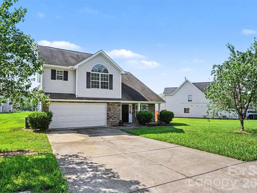 3014 Blueberry Drive, Monroe, NC 28110.  MLS# CAR4386620, YatesRealty ID 33556. 