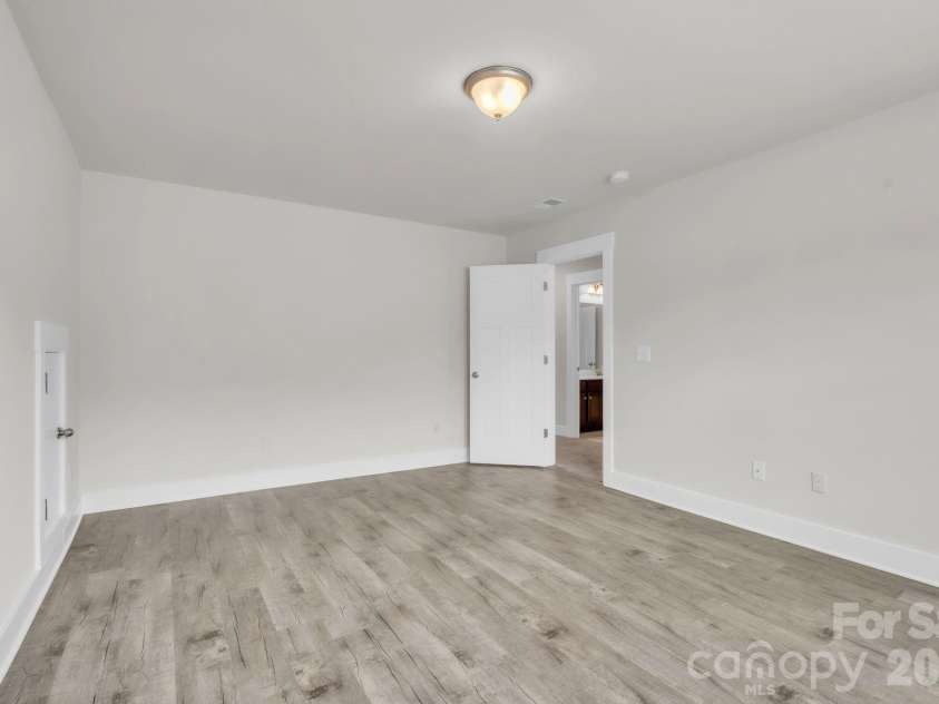 456 Jones Peak Drive, Simpsonville, SC 29681.  MLS# CAR4374010, YatesRealty ID 33557. 