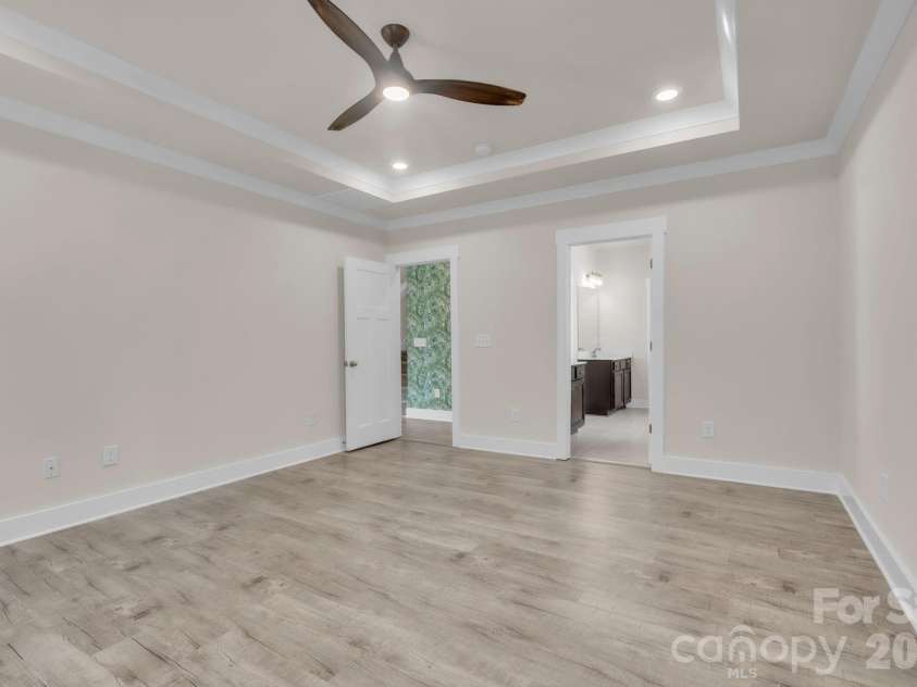 456 Jones Peak Drive, Simpsonville, SC 29681.  MLS# CAR4374010, YatesRealty ID 33557. 