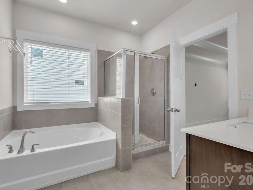 456 Jones Peak Drive, Simpsonville, SC 29681.  MLS# CAR4374010, YatesRealty ID 33557. 