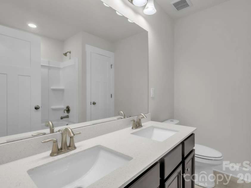 456 Jones Peak Drive, Simpsonville, SC 29681.  MLS# CAR4374010, YatesRealty ID 33557. 