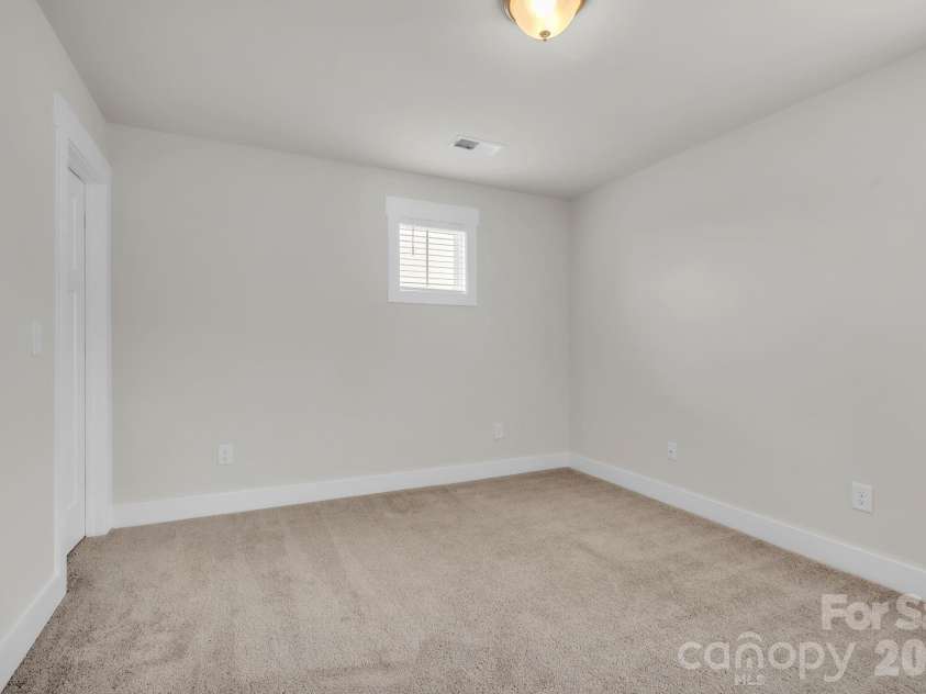 456 Jones Peak Drive, Simpsonville, SC 29681.  MLS# CAR4374010, YatesRealty ID 33557. 