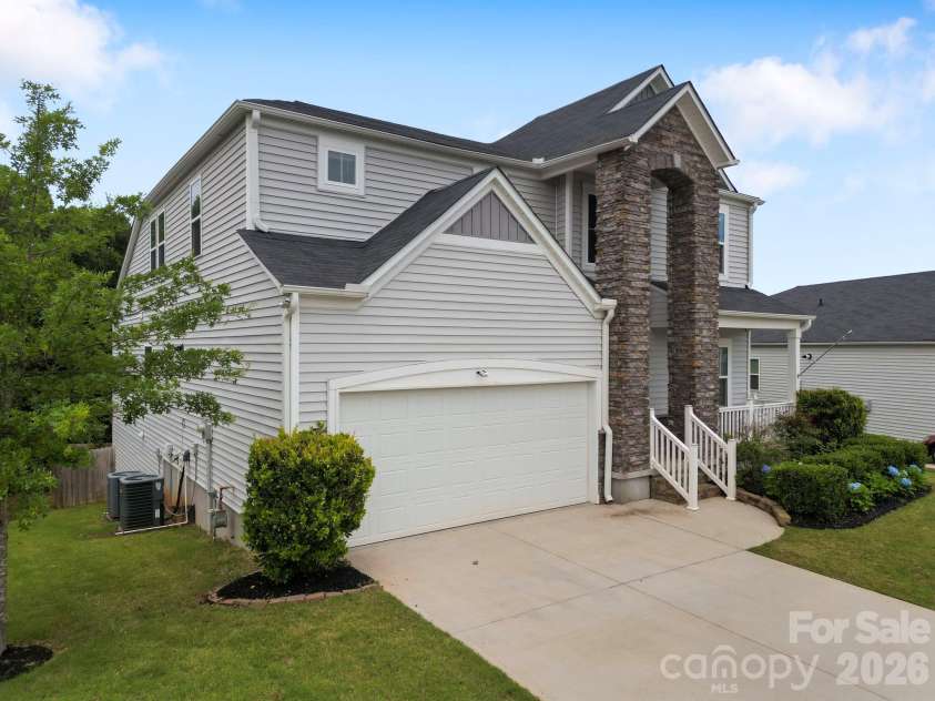 456 Jones Peak Drive, Simpsonville, SC 29681.  MLS# CAR4374010, YatesRealty ID 33557. 