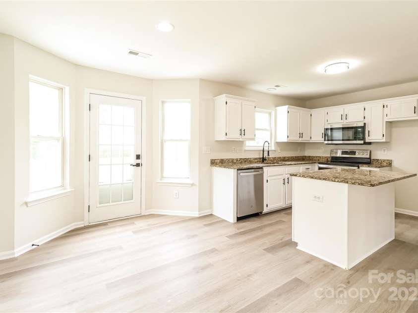 505 Whitehead Court, Fort Mill, SC 29708.  MLS# CAR4294294, YatesRealty ID 33558. 