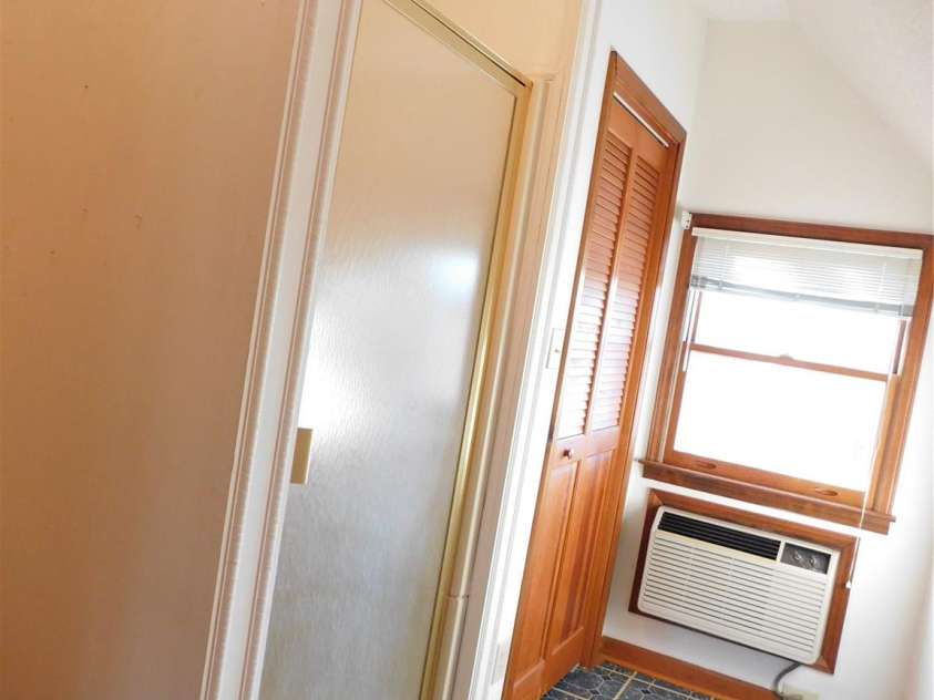 175 Briarfield Drive, Mooresville, NC 28115.  MLS# CAR4342091, YatesRealty ID 3356. Flex room bathroom features a stand up shower and a closet 