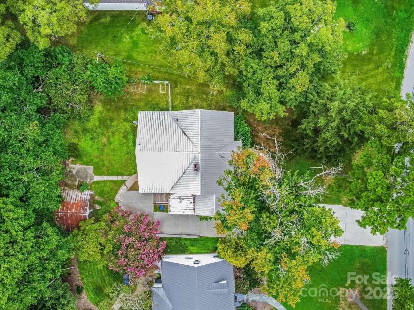316 Fairview Drive, Lexington, NC 27292.  MLS# CAR4294993, YatesRealty ID 33560. 