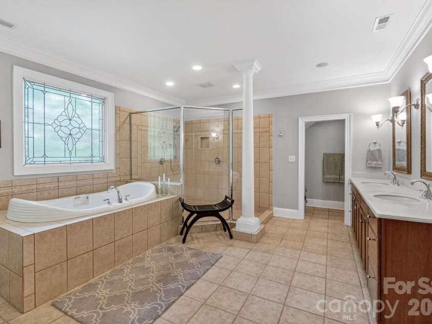 20001 Callaway Hills Lane, Davidson, NC 28036.  MLS# CAR4375744, YatesRealty ID 33561. 