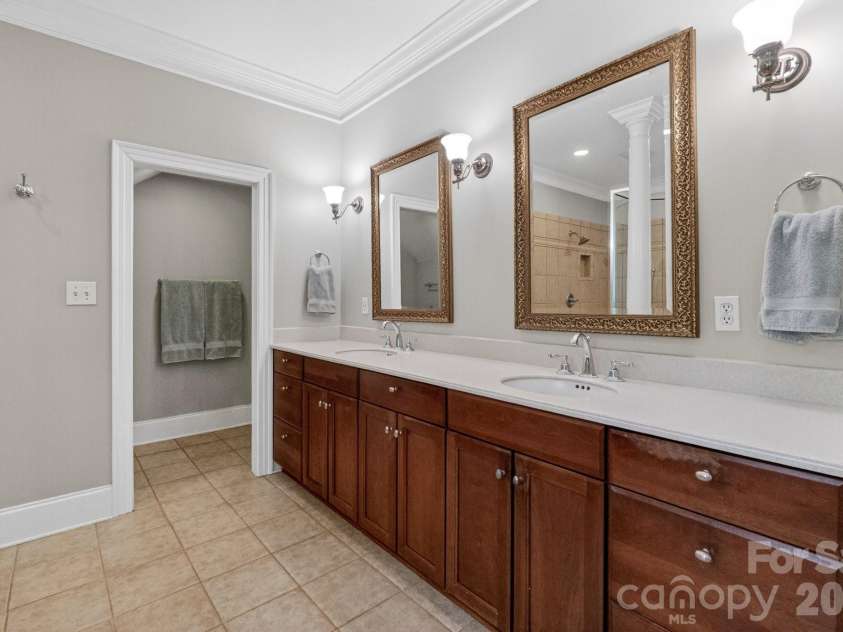 20001 Callaway Hills Lane, Davidson, NC 28036.  MLS# CAR4375744, YatesRealty ID 33561. 